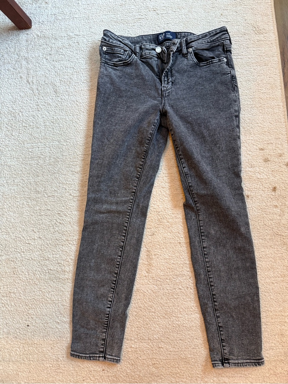 GAP Women's Skinny Jeans in Washed Charcoal
